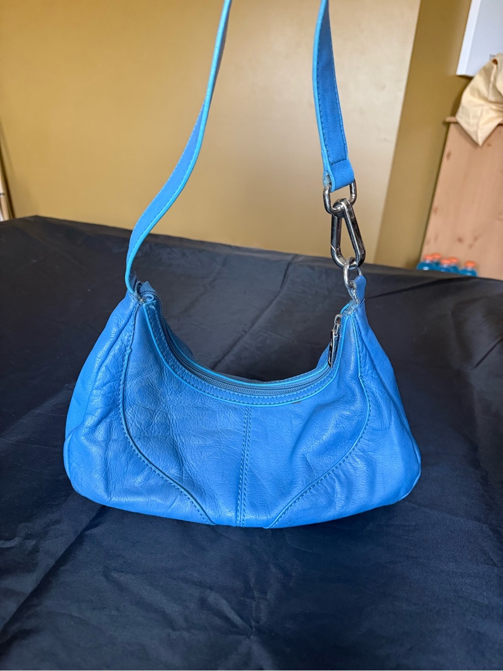 Wilsons Leather Vibrant Blue Leather Shoulder Bag with Detachable Strap